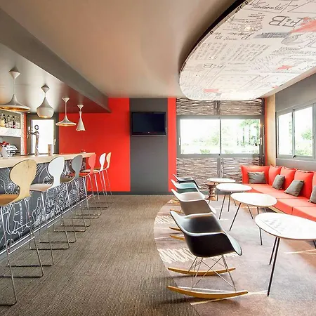 Ibis Pau Lescar 