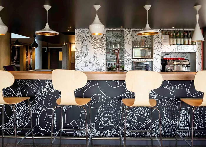 Ibis Pau Lescar
