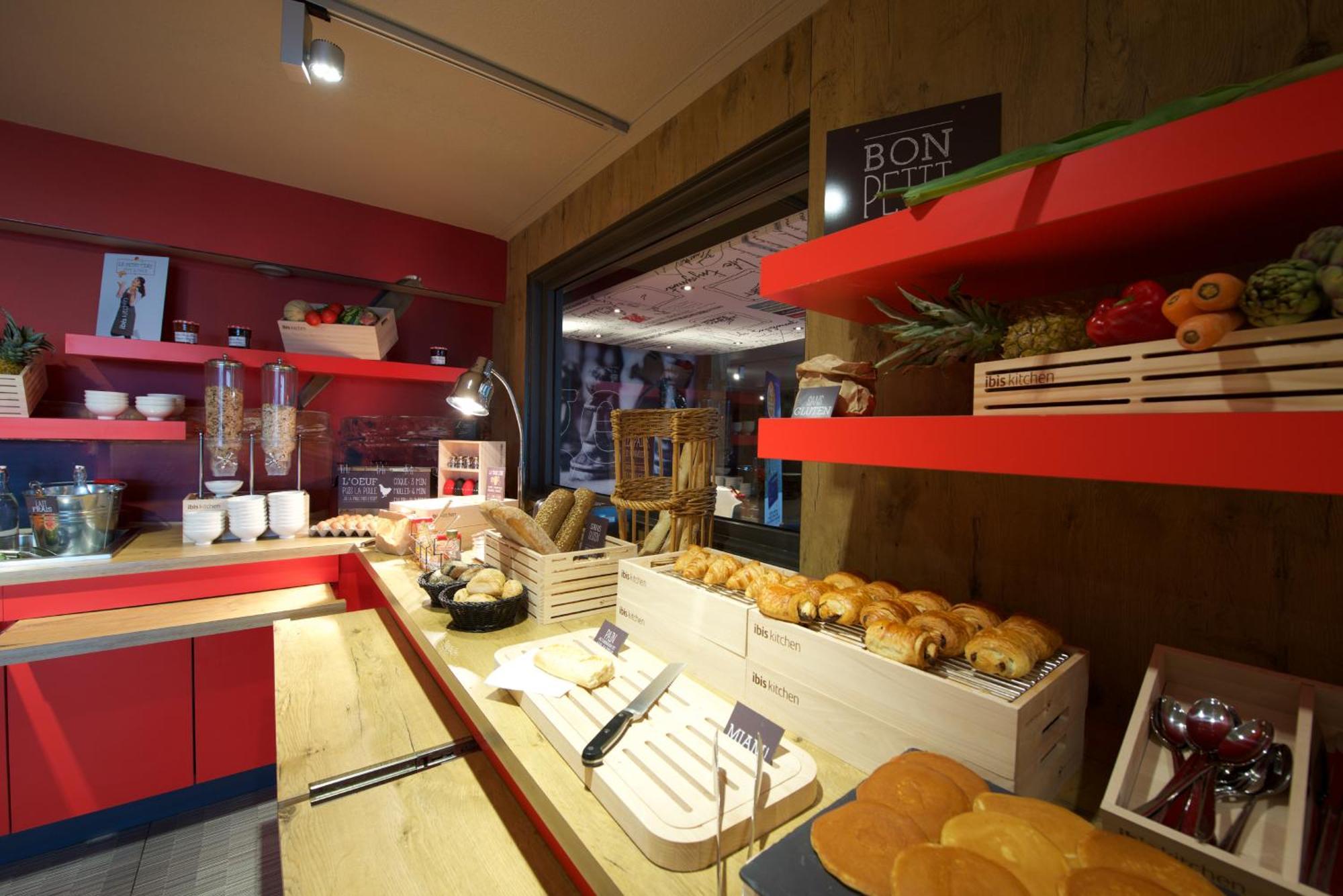 Ibis Pau Lescar
