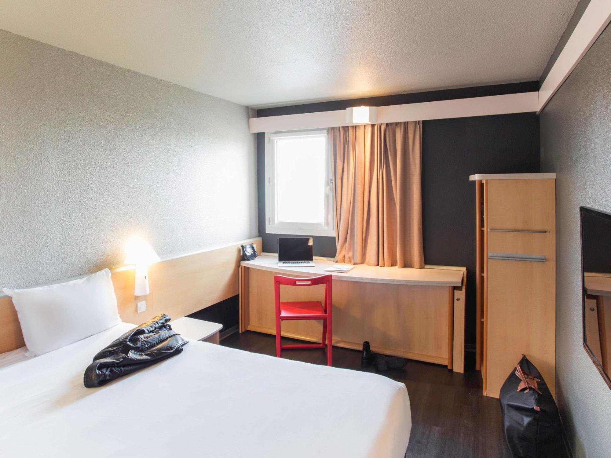 Ibis Pau Hotel