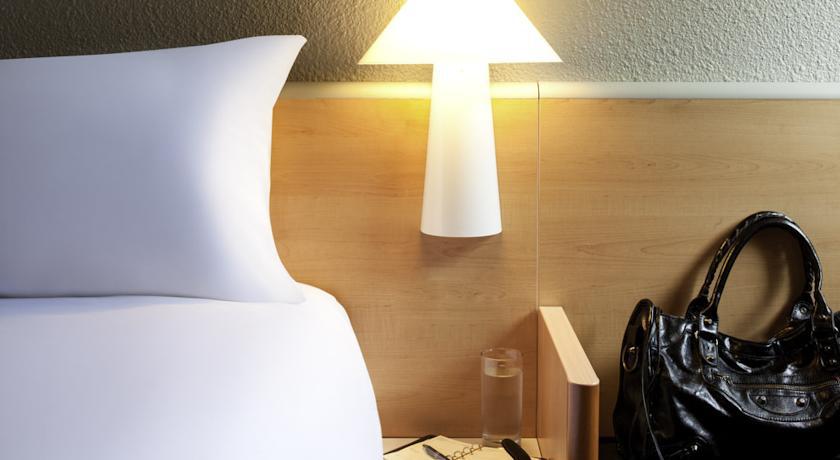Ibis Pau 3*