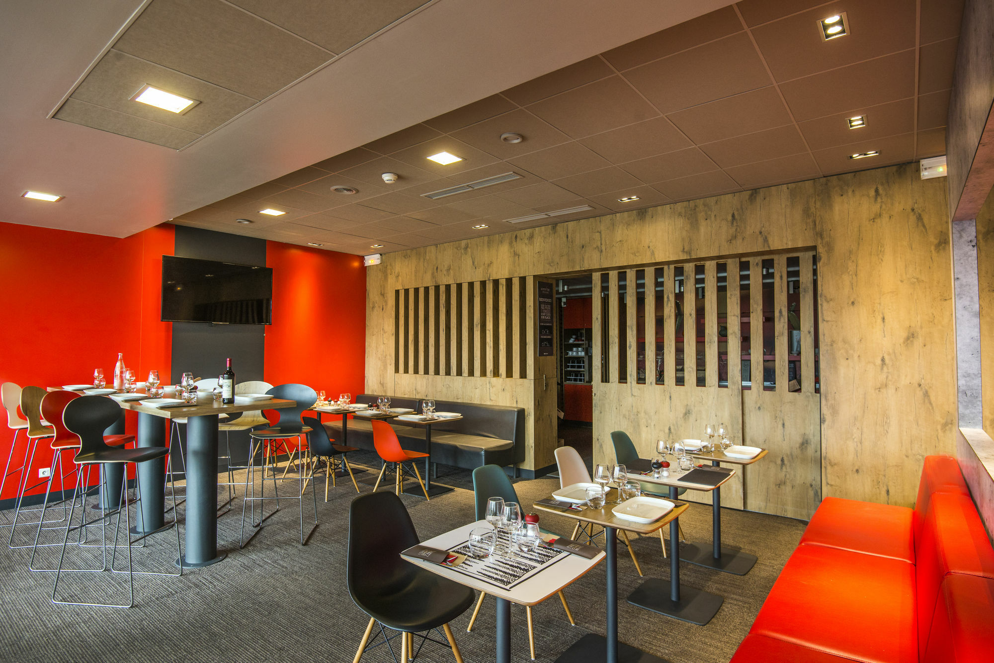 Ibis Pau Lescar